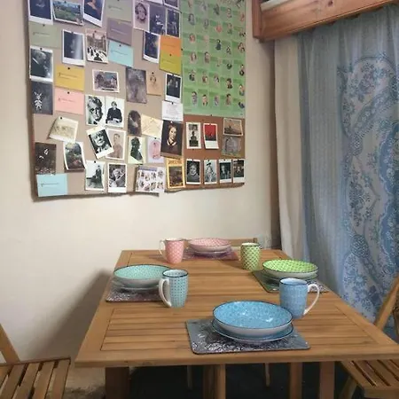 The Studio, Trelugga