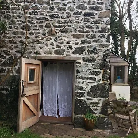 The Studio, Trelugga